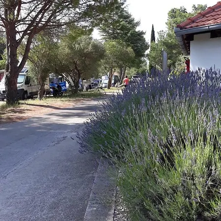 Mobile Lavanda Ferienhaus Jezera